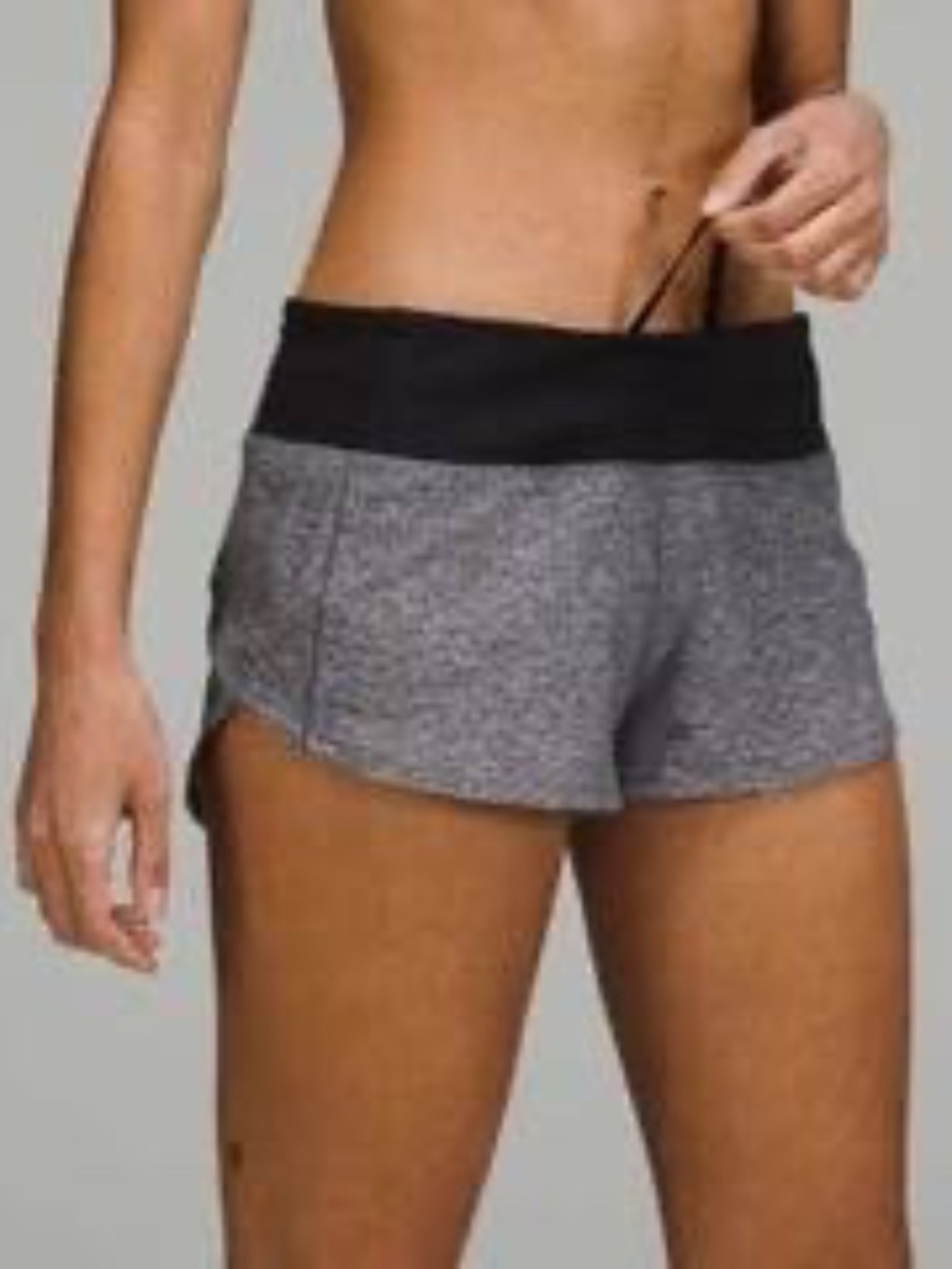 Lululemon Speed Up Short 2.5" in a Black & Grey Multi colorway size 4
